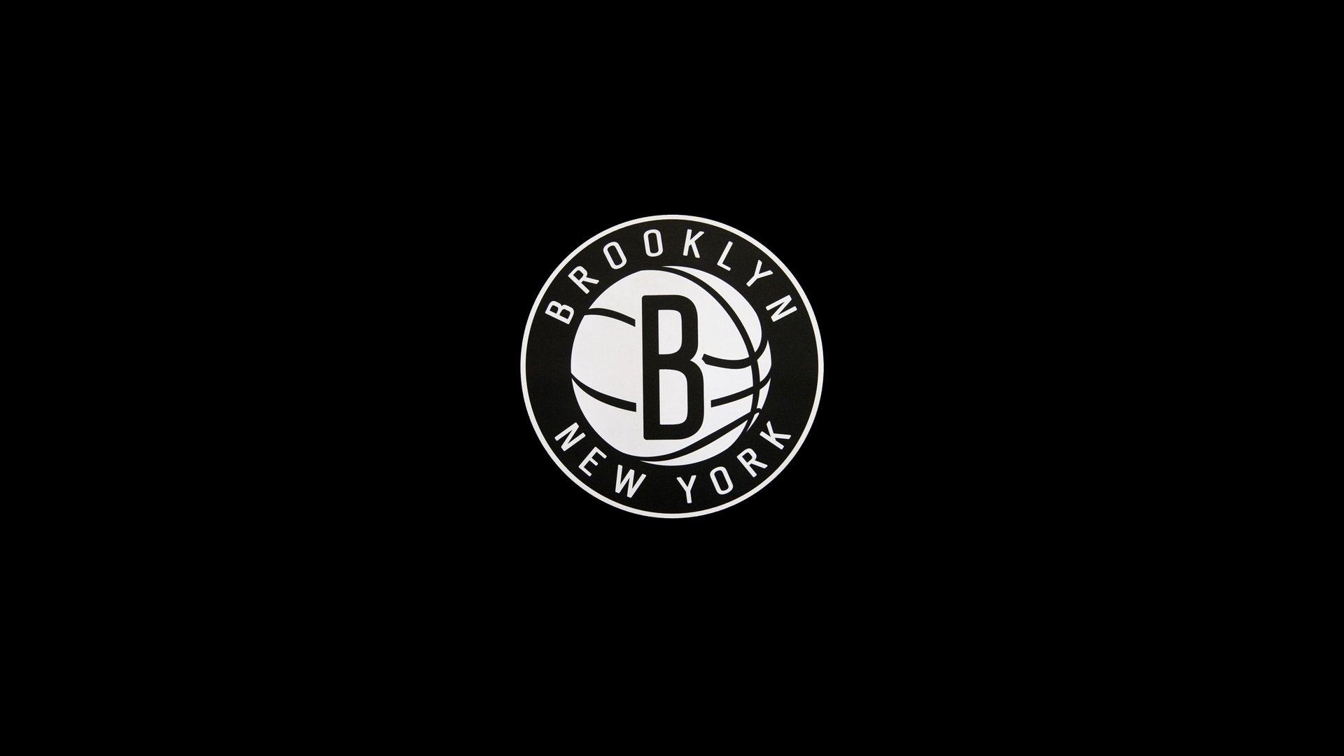 托桑·埃夫布奥姆万在NBA常规赛中贡献11.2分和4.2个篮板，埃托奥与布冯相视一笑