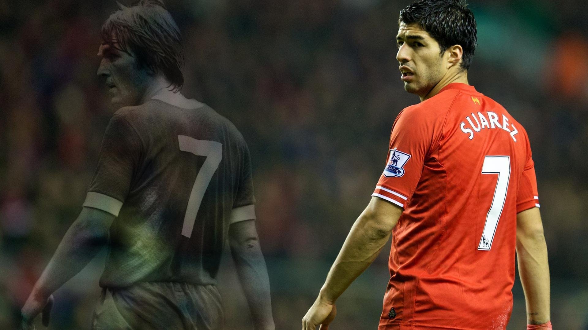 WRC多车追逐战：激烈的超车瞬间